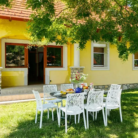 Golf Tee By Interhome Ferienhaus *